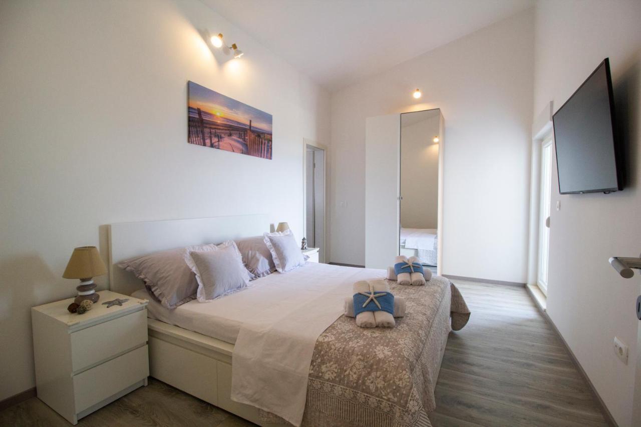 Apartman Cicibella Kaštela Exteriör bild