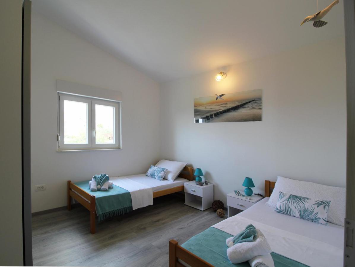 Apartman Cicibella Kaštela Exteriör bild