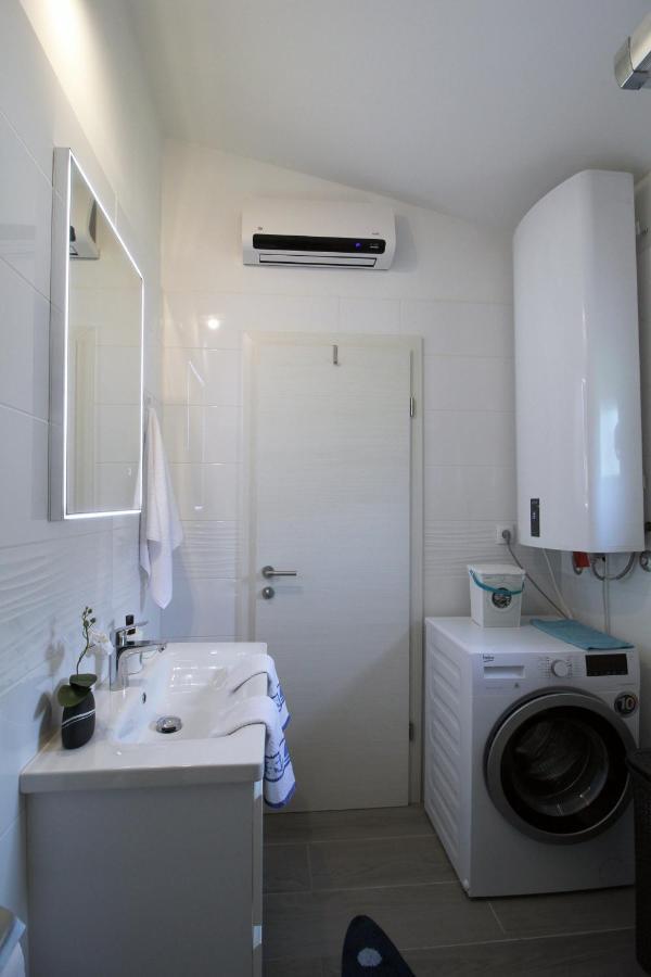 Apartman Cicibella Kaštela Exteriör bild
