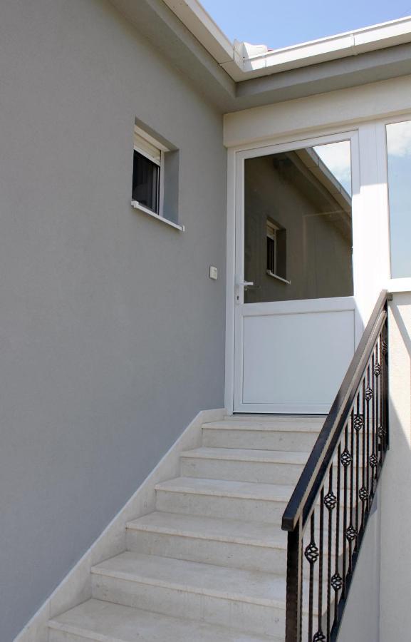 Apartman Cicibella Kaštela Exteriör bild