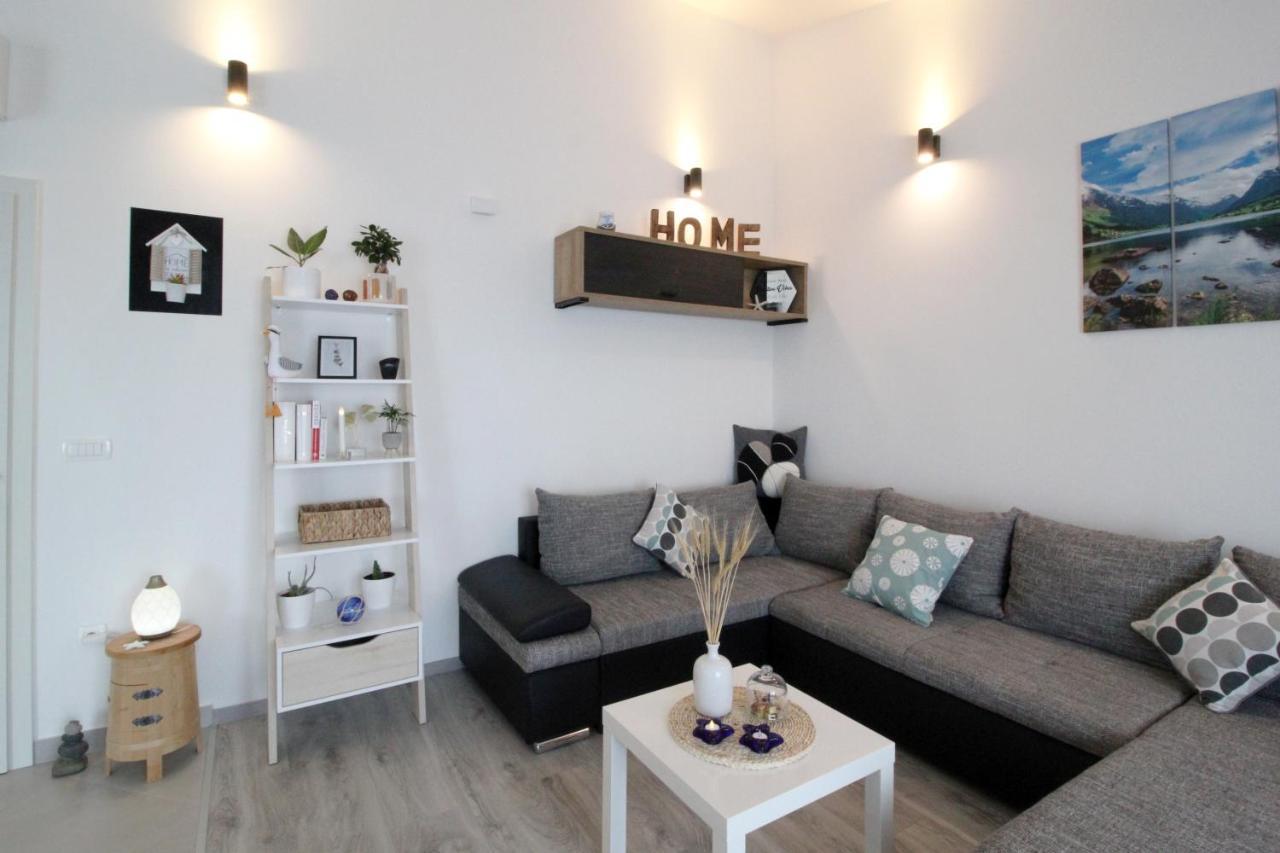 Apartman Cicibella Kaštela Exteriör bild